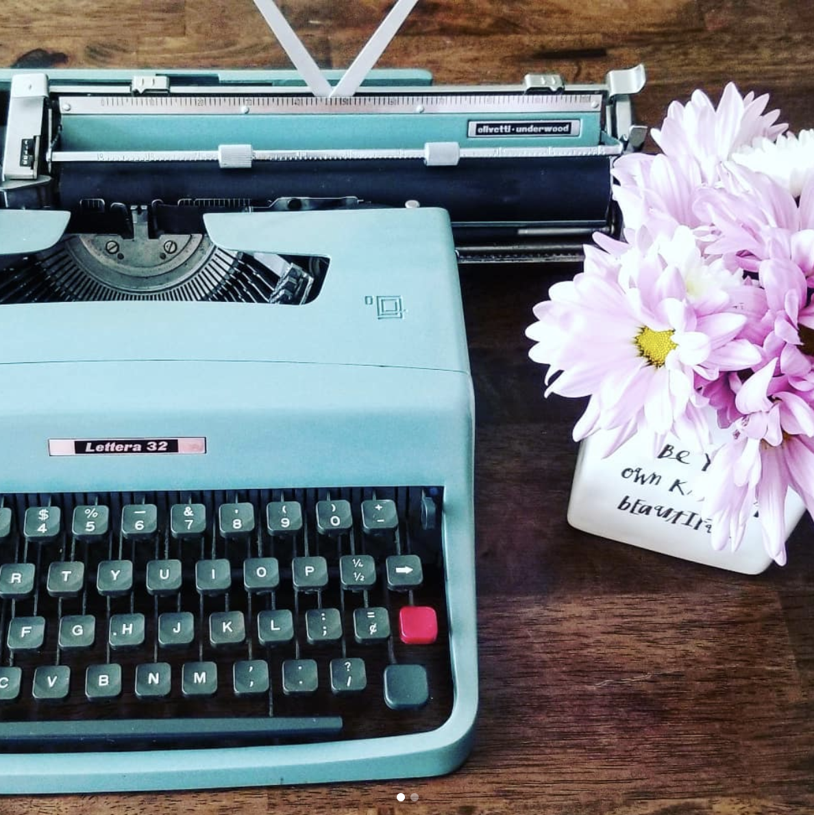 Olivetti Lettera 22 / 32 — Classic Typewriter Co.